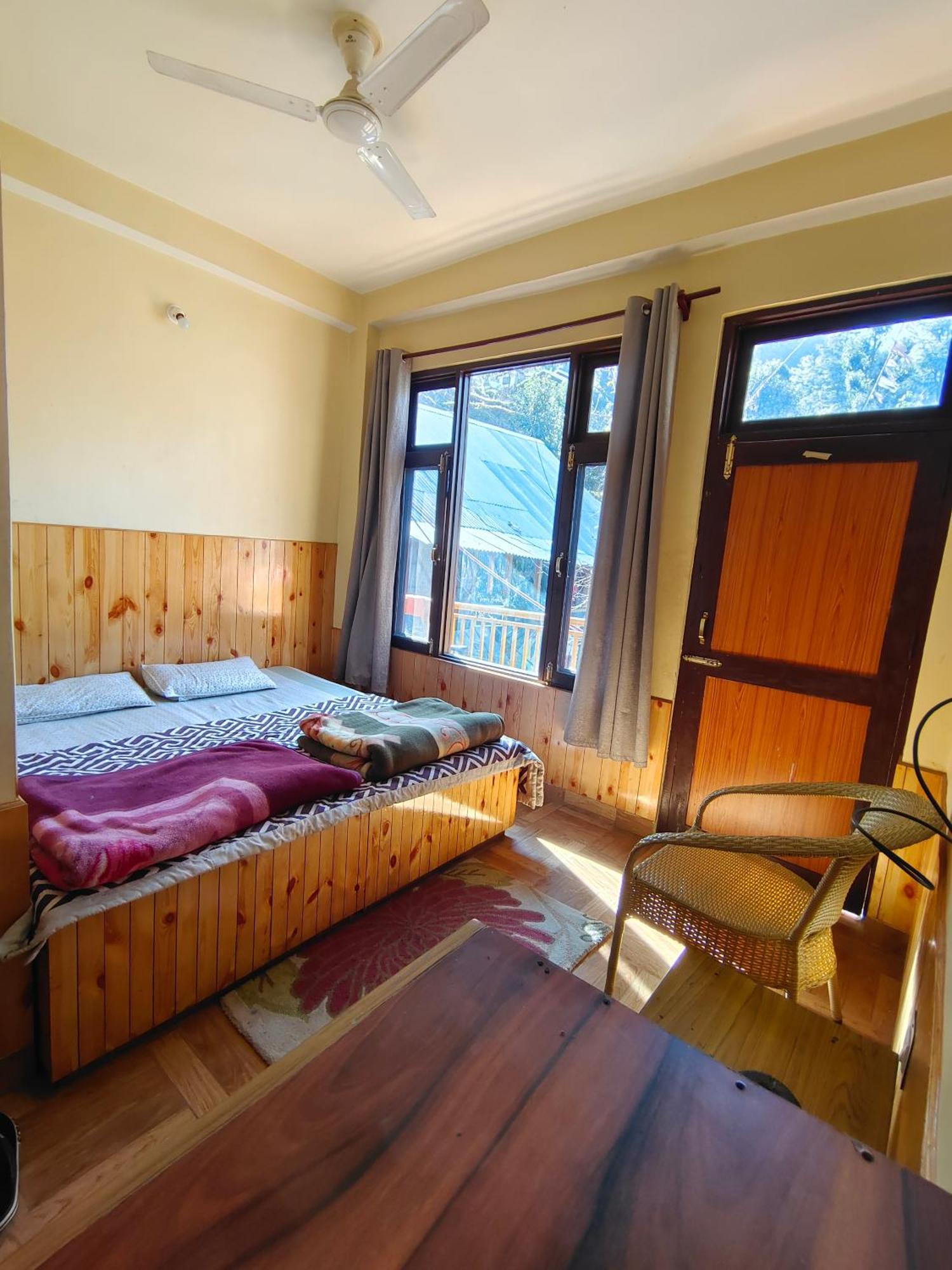 Trinity Homestay Касол Екстериор снимка